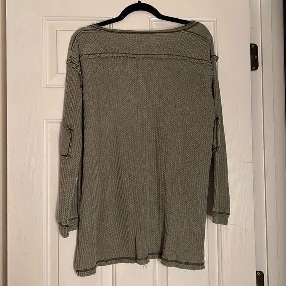 Fab’rik Long Sleeve Partial Hi-Low Waffle Shirt M - Picture 3 of 3